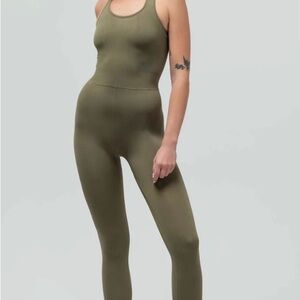 REFORMER Pilates “The One with the Keyhole Back” onesie - Olive M/L NWOT